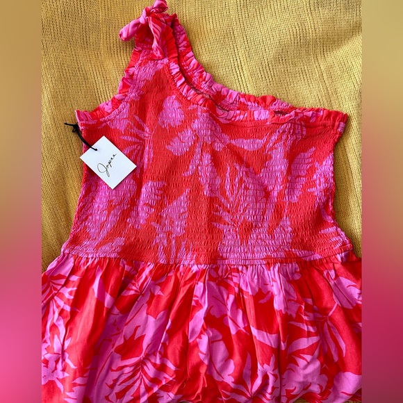 Beautiful One Shoulder Floral Dress - Picture 6 of 8